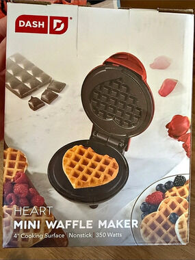 DASH Heart Mini Waffle Maker Red NWT